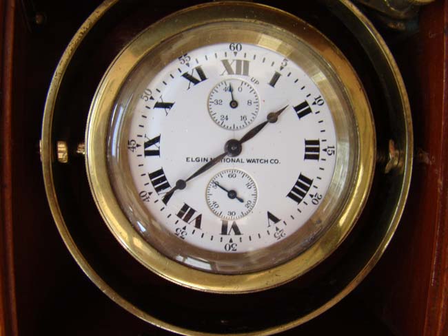 An Elgin National Watch Company Ships' Clock with original carrying case circa 1950 — image 2